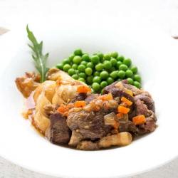 Epaule d'agneau aux petits légumes